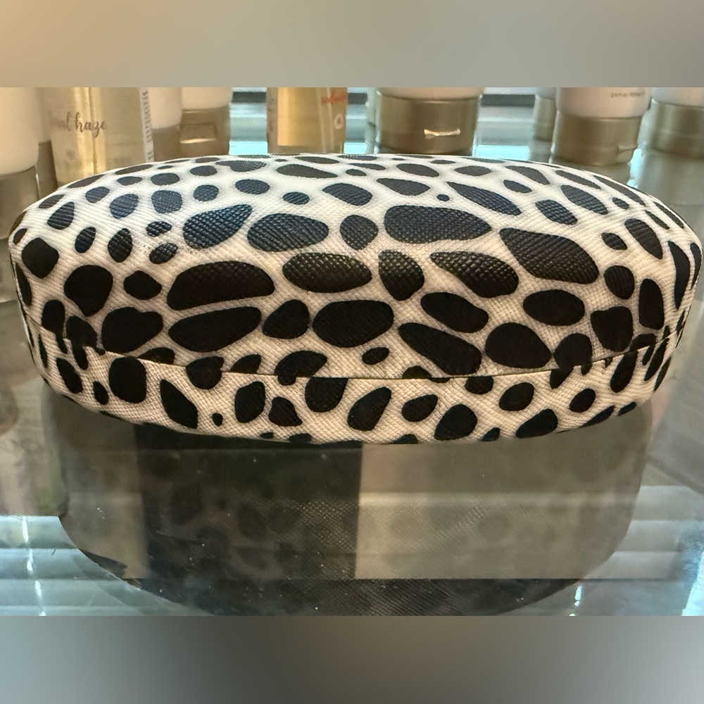 Chic Hardshell Animal Print Glasses or Sunglasses Case - Picture 2 of 8